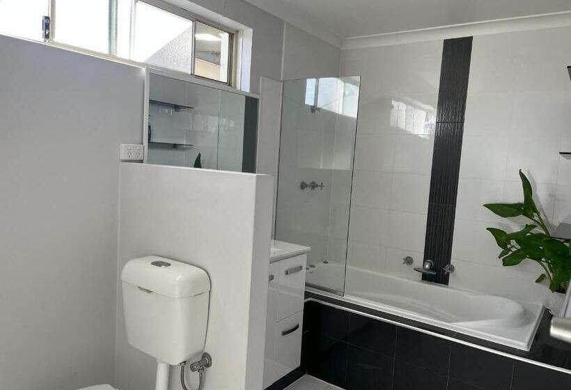 هتل Esperance Travellers Inn