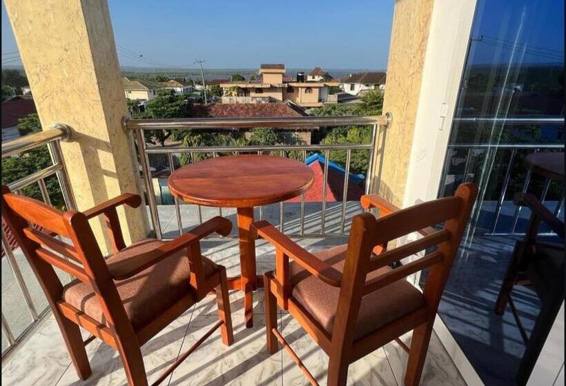 ホテル Hellen Tour Company And Accomodation