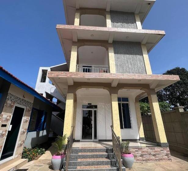 ホテル Hellen Tour Company And Accomodation