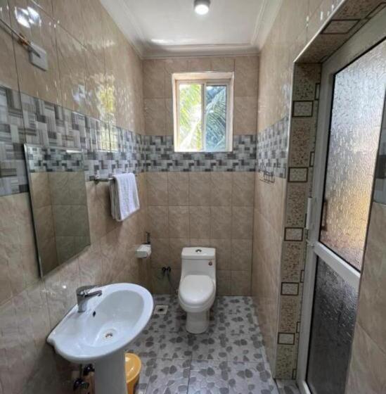 ホテル Hellen Tour Company And Accomodation