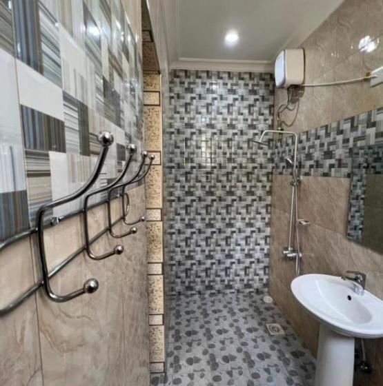 ホテル Hellen Tour Company And Accomodation