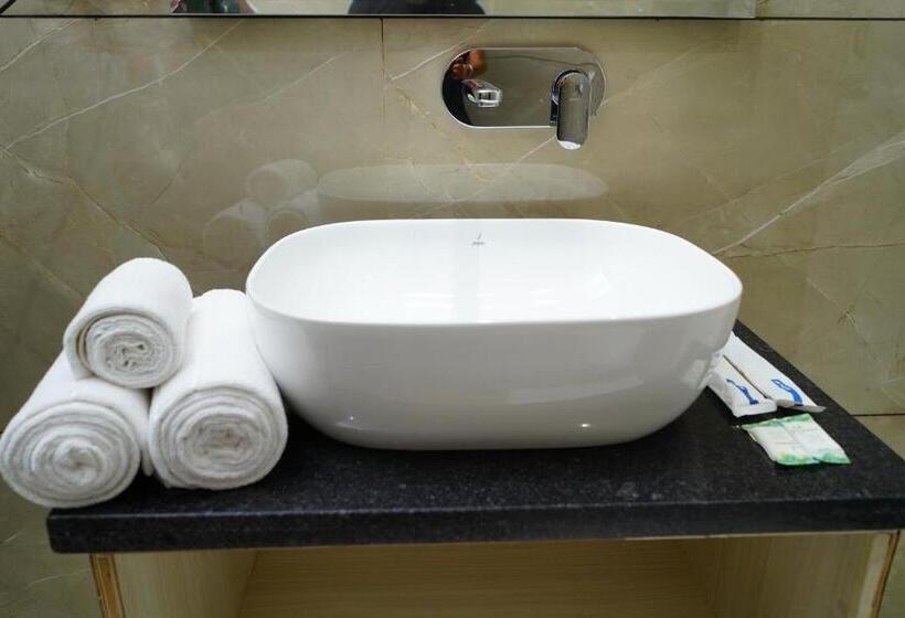 Отель Mayflower