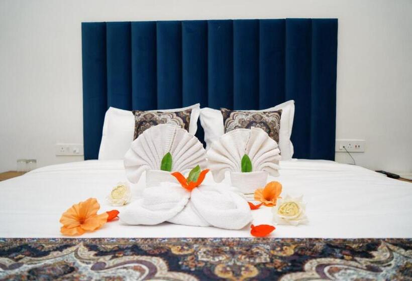 Отель Mayflower