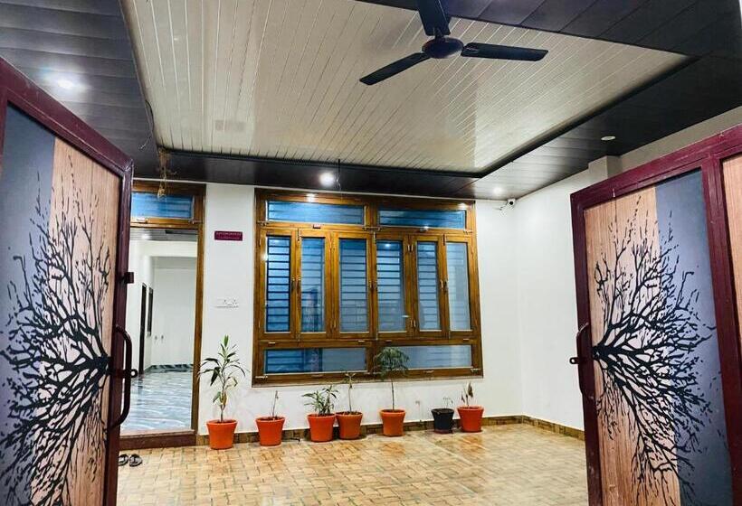 فندق New Residency Hotal