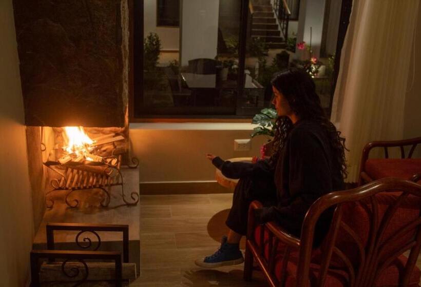 هتل Oro Andino Lodge