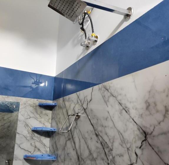 ホテル P T Residency