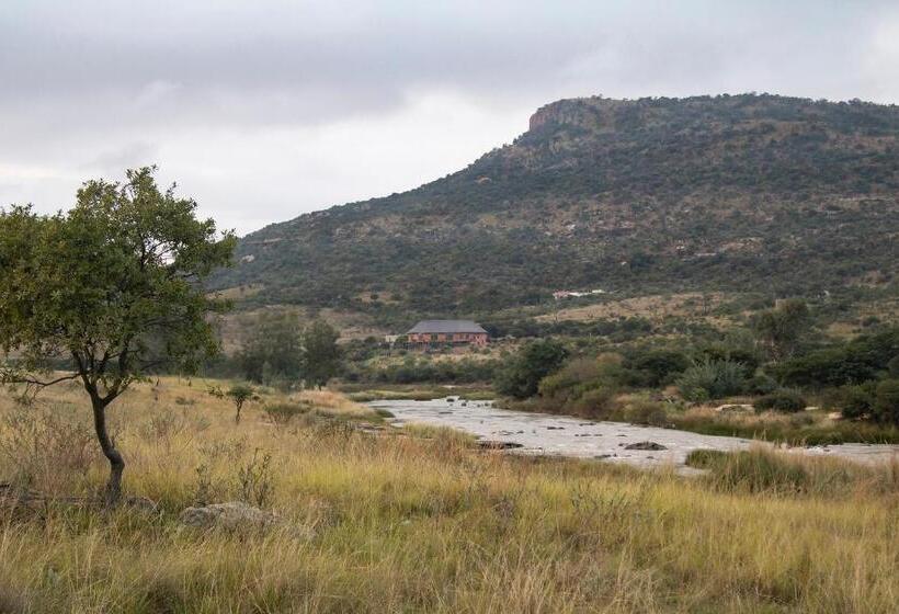 בית מלון כפרי Rorke S Drift Bed & Breakfast