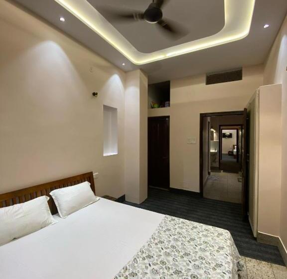 בית מלון כפרי Rudraksh ,a Luxury Home Stay In Varanasi