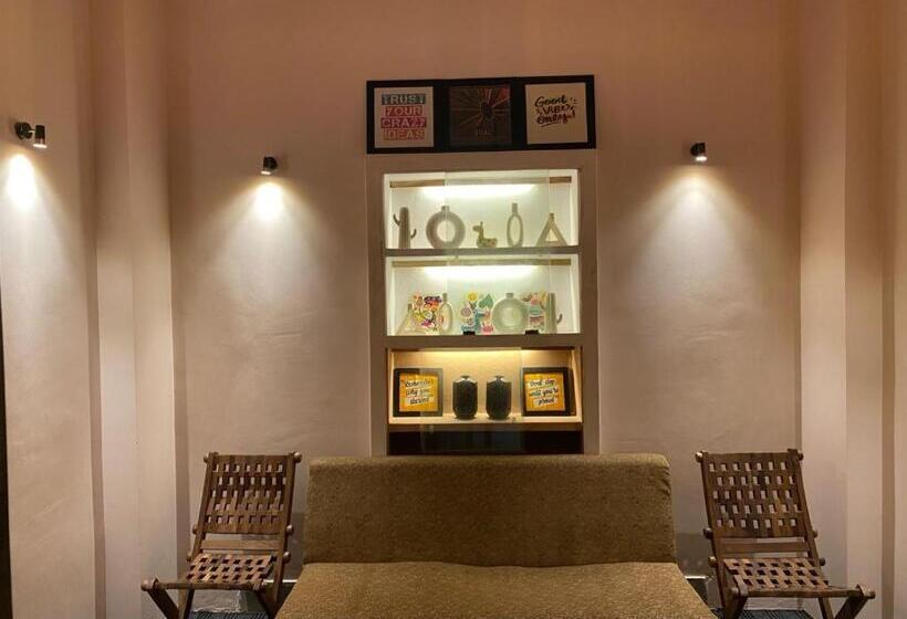 בית מלון כפרי Rudraksh ,a Luxury Home Stay In Varanasi