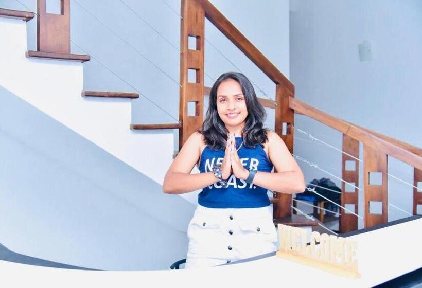 ホテル The White House Resort