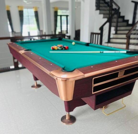 ホテル The White House Resort