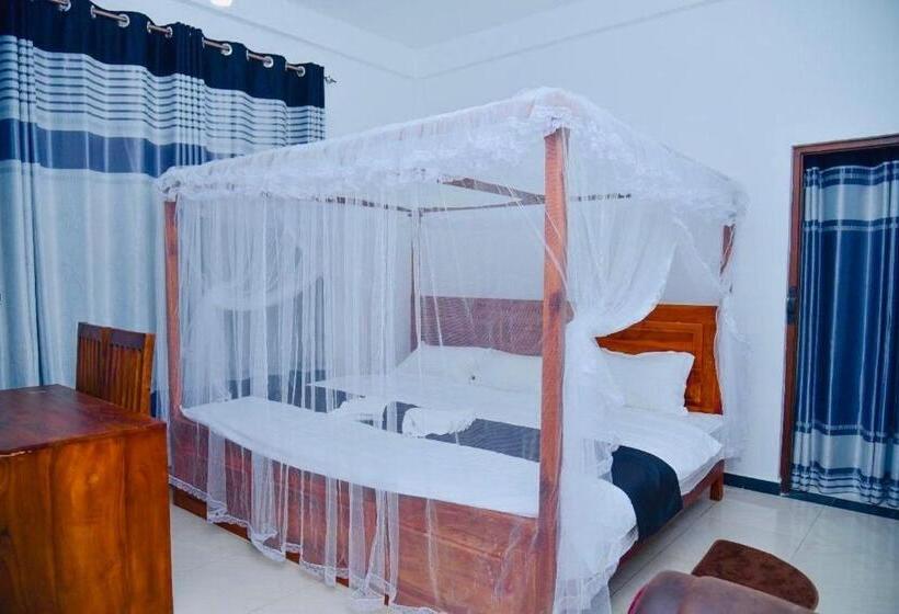 ホテル The White House Resort