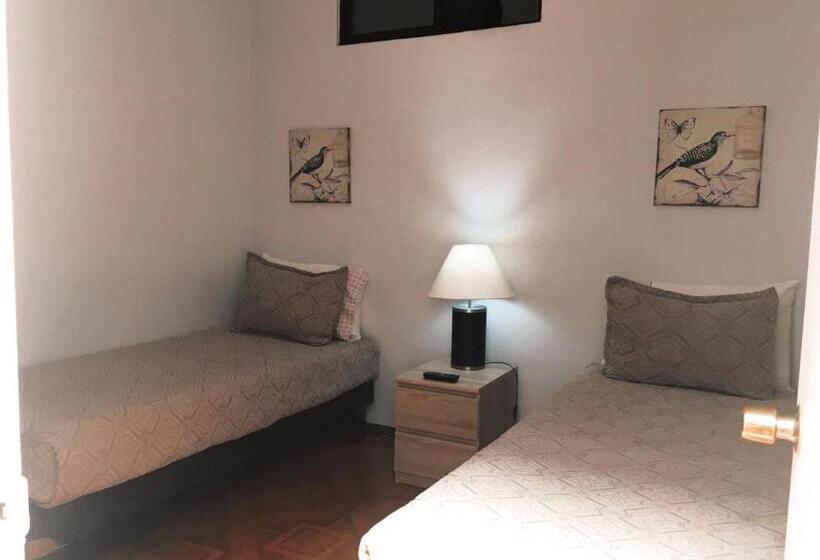 בית מלון כפרי Universitario