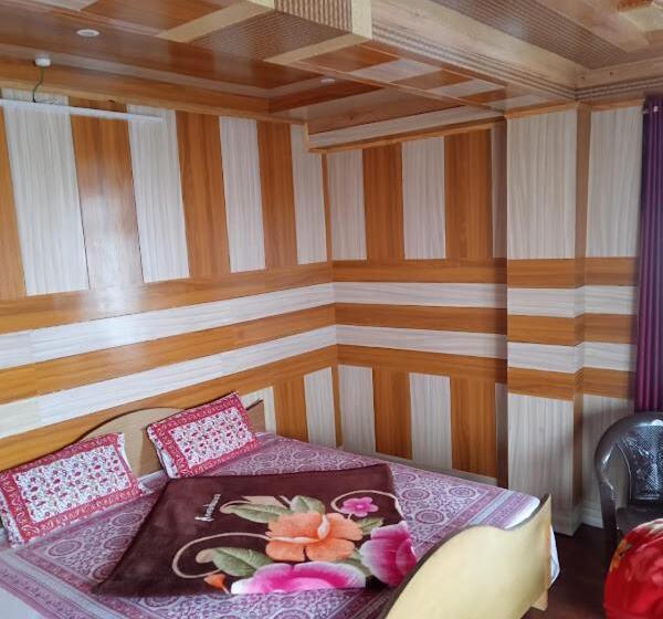 Отель Winter Peak Guesthouse Saryo