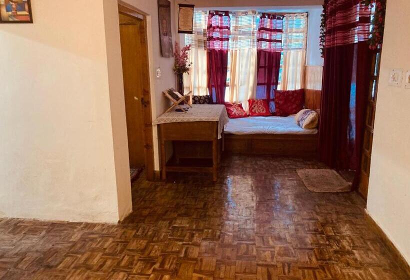 فندق Wrangwood Lodge