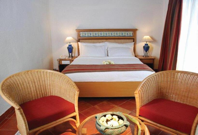 Lagoon Bay Hotel At Leonia