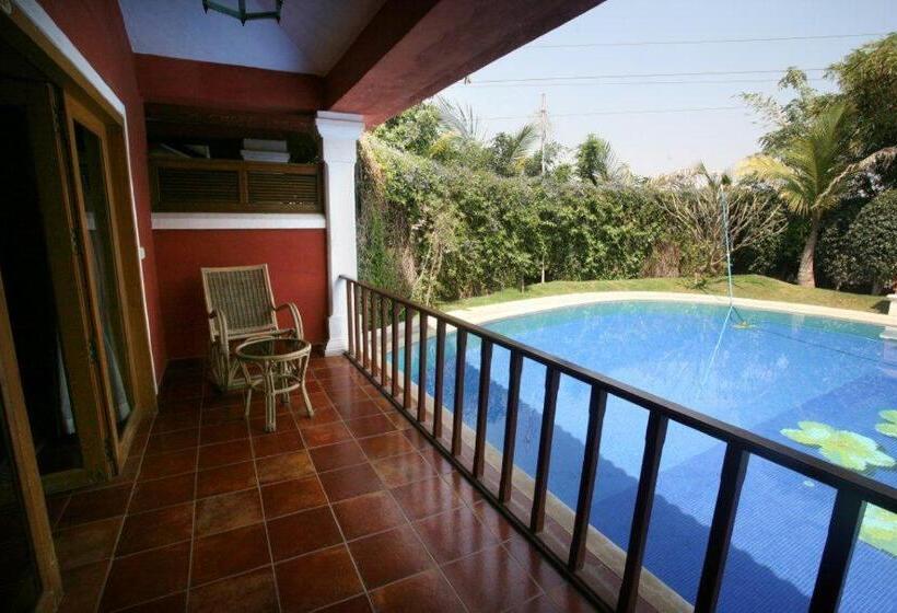 Lagoon Bay Hotel At Leonia