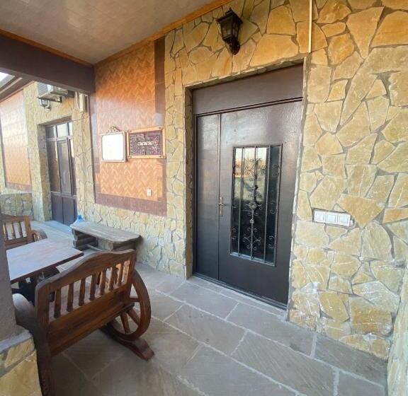 פנסיון Baku Eagle House