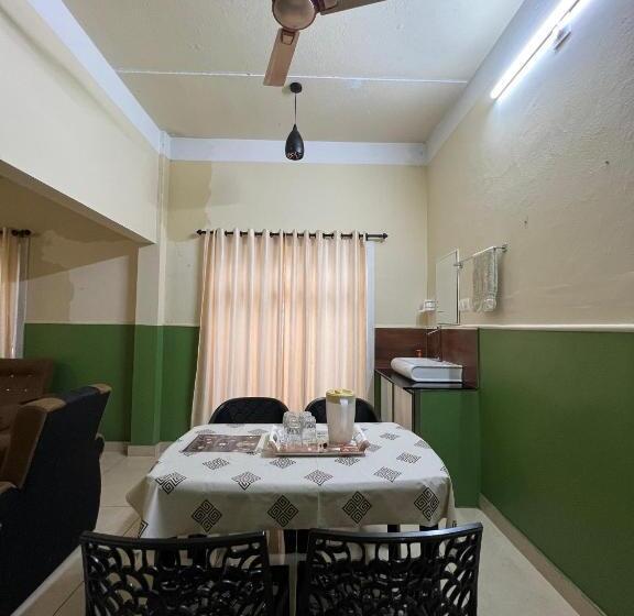 ペンション Brothers Guest House