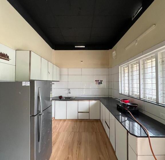 ペンション Brothers Guest House