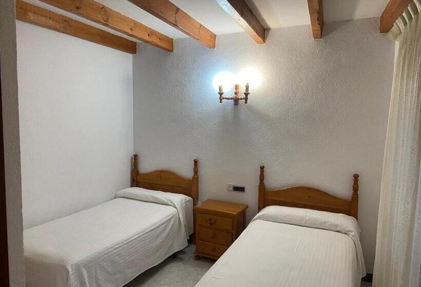 פנסיון Hostal Cholo