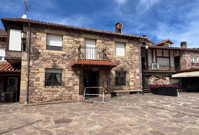 פנסיון Hostal Cholo