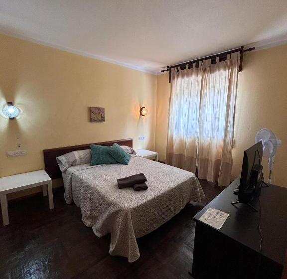 بنسيون Hostal En El Sella