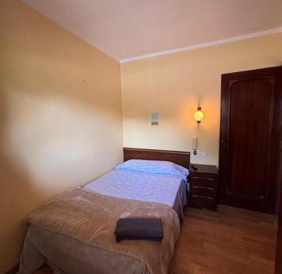 بنسيون Hostal En El Sella