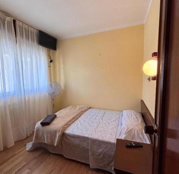 بنسيون Hostal En El Sella