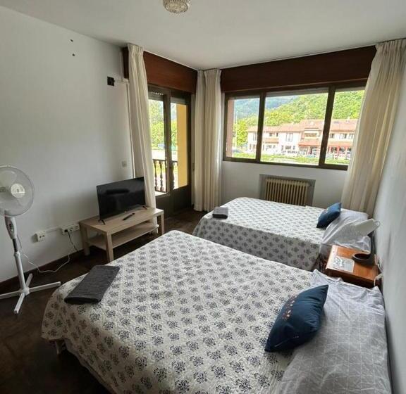 بنسيون Hostal En El Sella