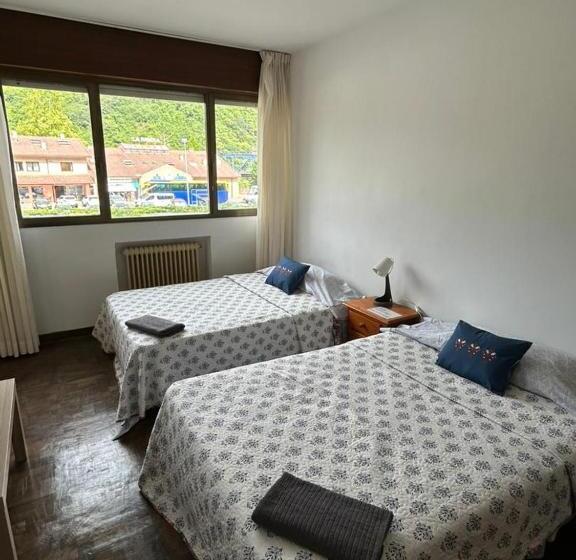 بنسيون Hostal En El Sella