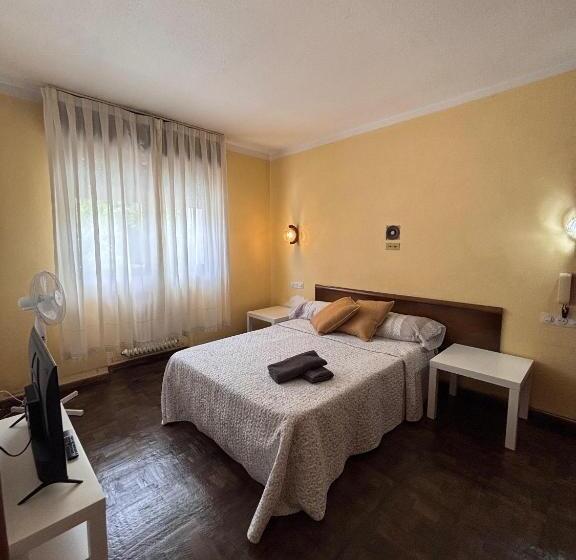 بنسيون Hostal En El Sella