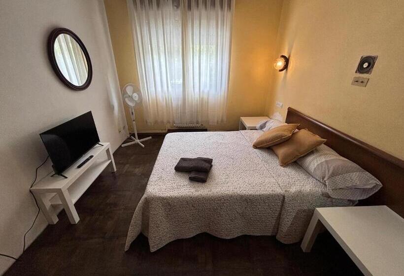 بنسيون Hostal En El Sella