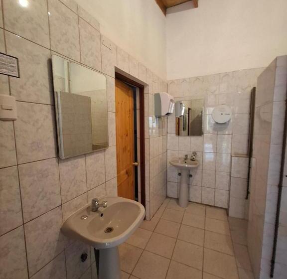 פנסיון Hostal Hara