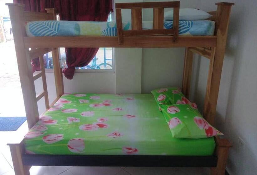פנסיון Hostal Manatí