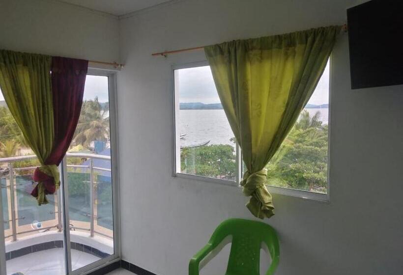 פנסיון Hostal Manatí