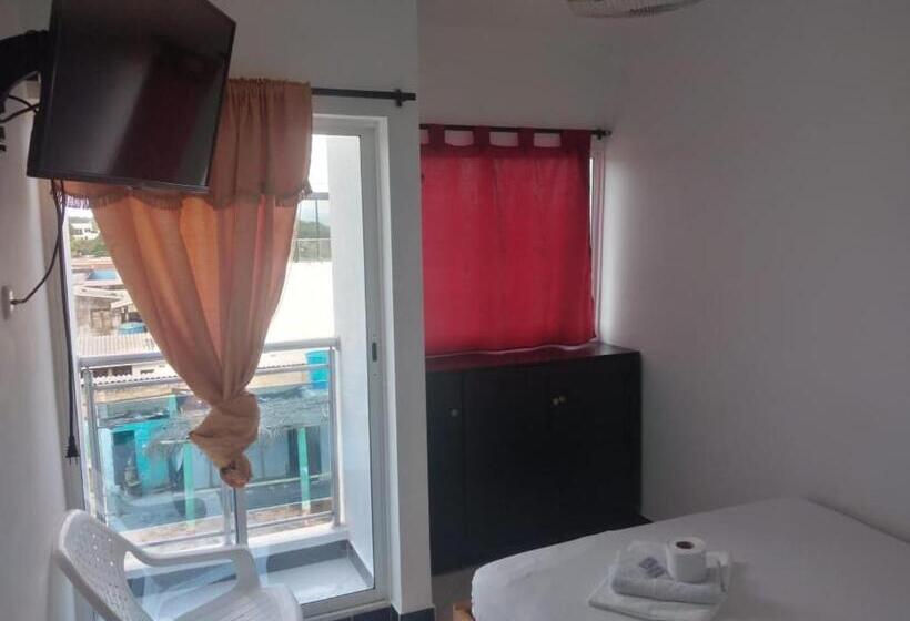 פנסיון Hostal Manatí