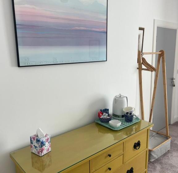 ペンション Lavally House