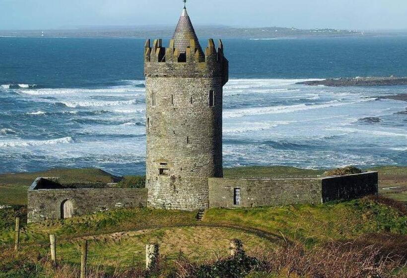 ペンション Lavally House