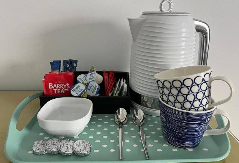 ペンション Lavally House