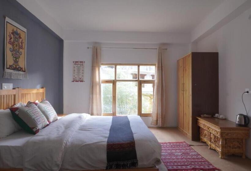 펜션 Mahabaudha House