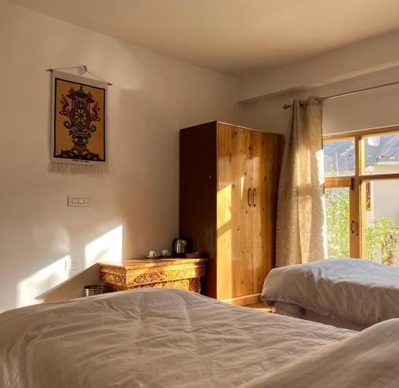 펜션 Mahabaudha House