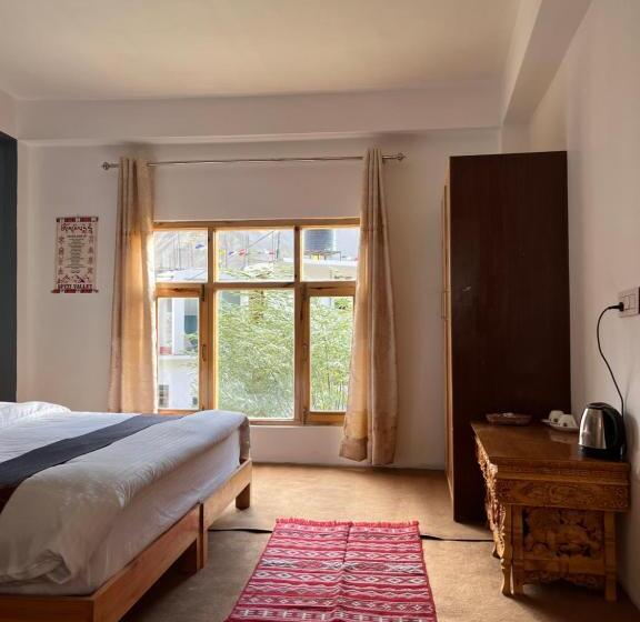 펜션 Mahabaudha House