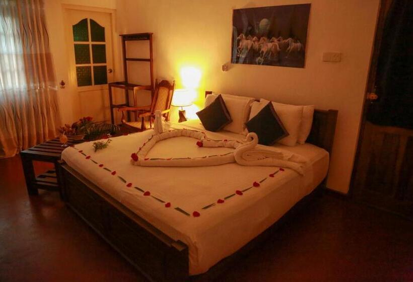 بنسيون New Heavens Gate