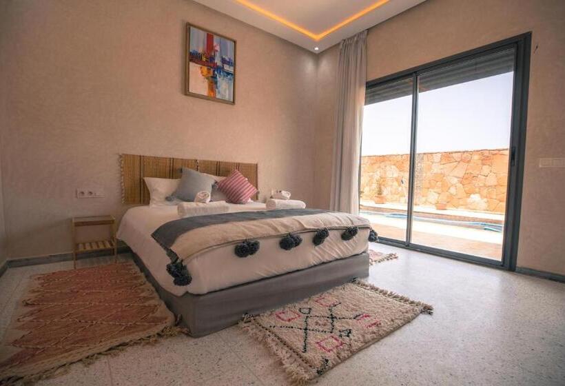 بنسيون The Ocean Surf Villa