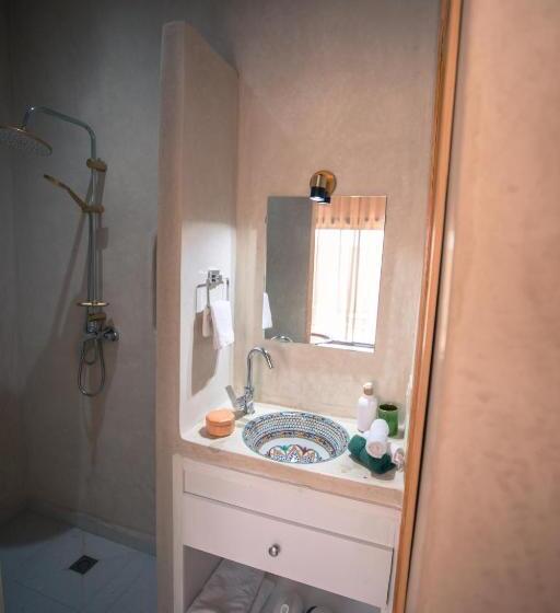 بنسيون The Ocean Surf Villa