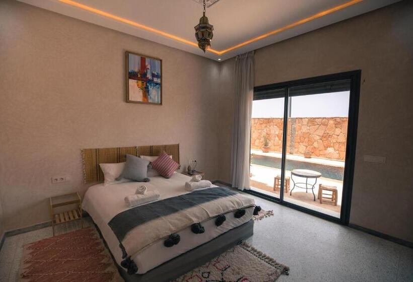 بنسيون The Ocean Surf Villa