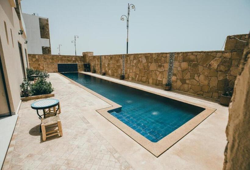 بنسيون The Ocean Surf Villa