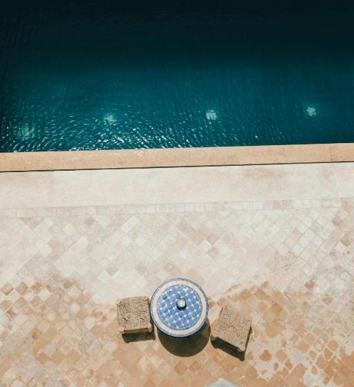 بنسيون The Ocean Surf Villa