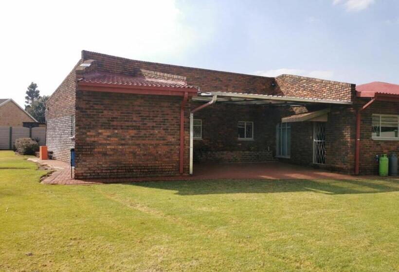 بنسيون S & S Village 22 On Wattel